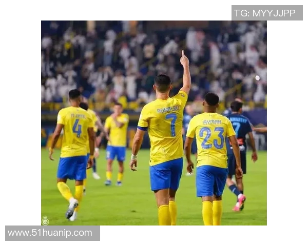 繁花盛开的绿茵场上那位闪耀的足球明星究竟是谁 繁花盛开的绿茵场上那位闪耀的足球明星究竟是谁